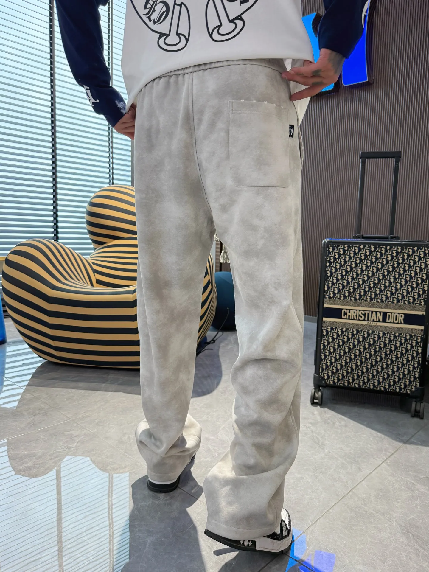 Balenciaga 🆕2026 Autumn and Winter New Arrival Casual Pants! The official website will be released simultaneously. Brand Classic LOGO casual pants, customized fabrics, excellent comfort and strong touch. Highly recognisable, perfect appearance and craftsmanship. Size:M-3XL